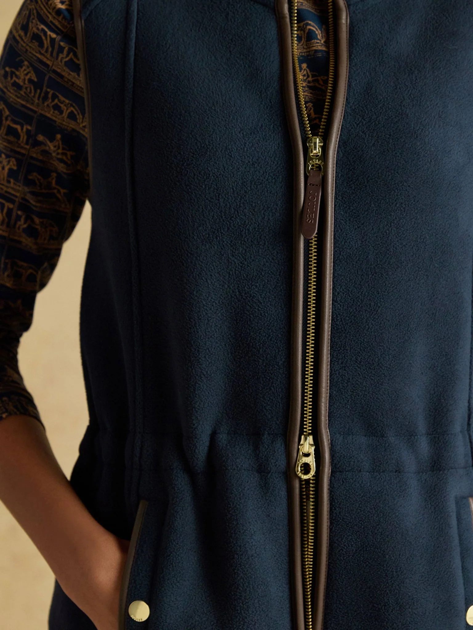 Joules Womens Heritage Longline Fleece Gilet / Ladies Full zip fleece waistcoat Vest - Image 6