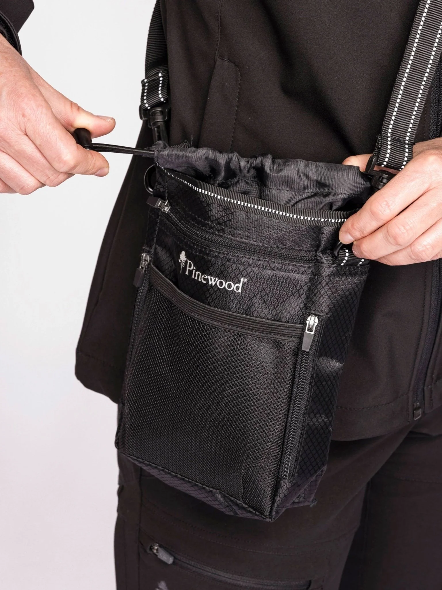 Pinewood - Pinewood Dog Sports Bag / Dog Training Bag / Treat Bag - Image 4